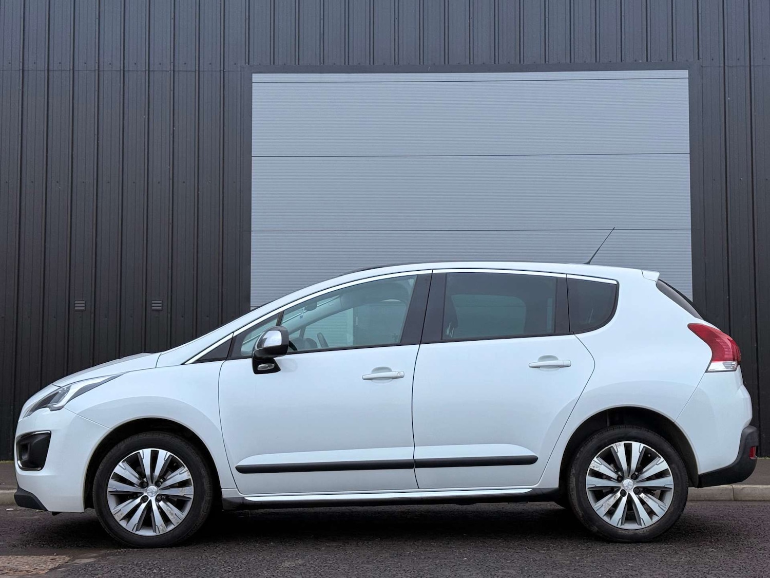 Used Peugeot 3008 2015 for sale - 76495890: Photo 6