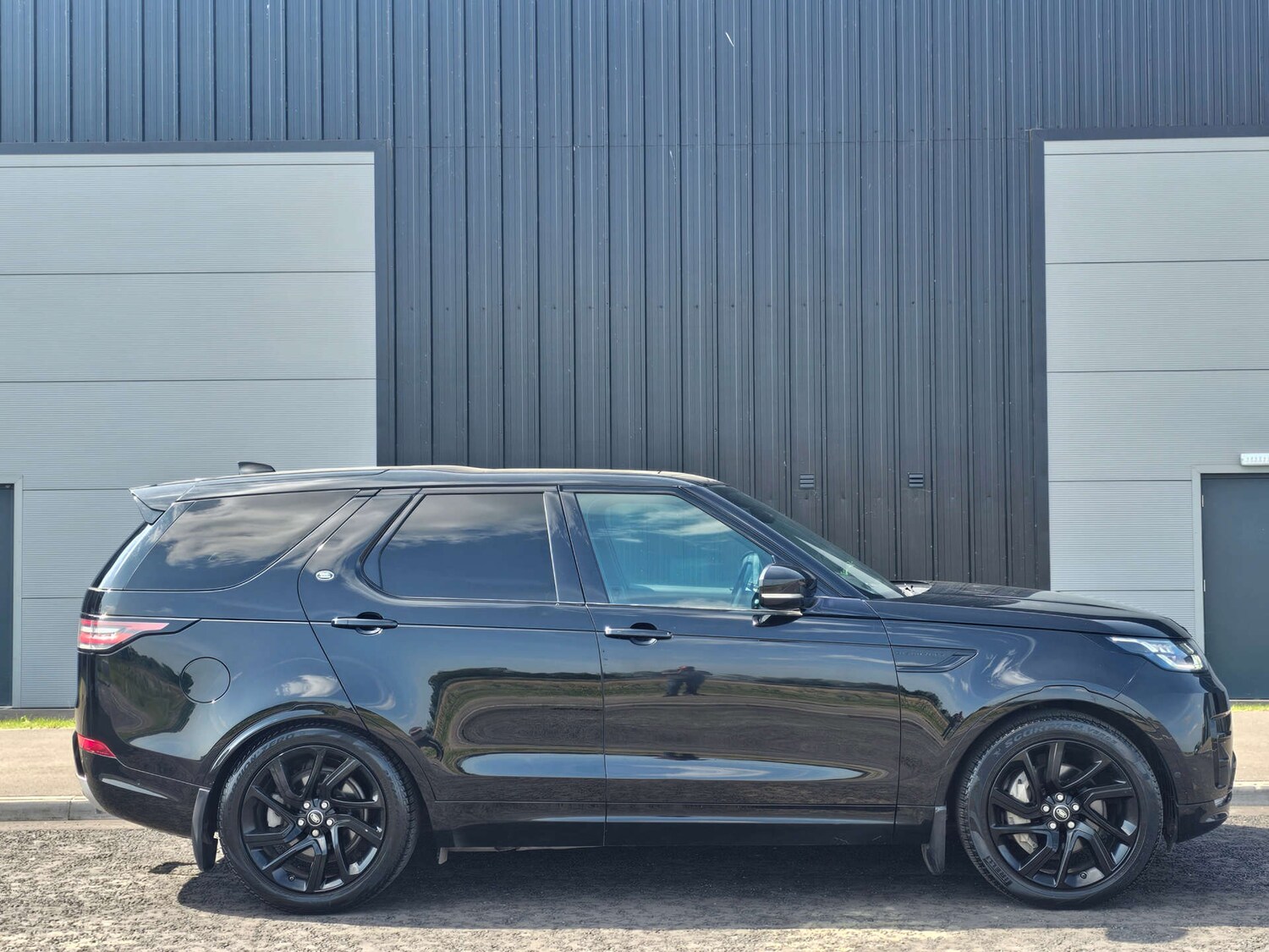 Used Land Rover Discovery 2019 for sale - 76601788: Photo 4