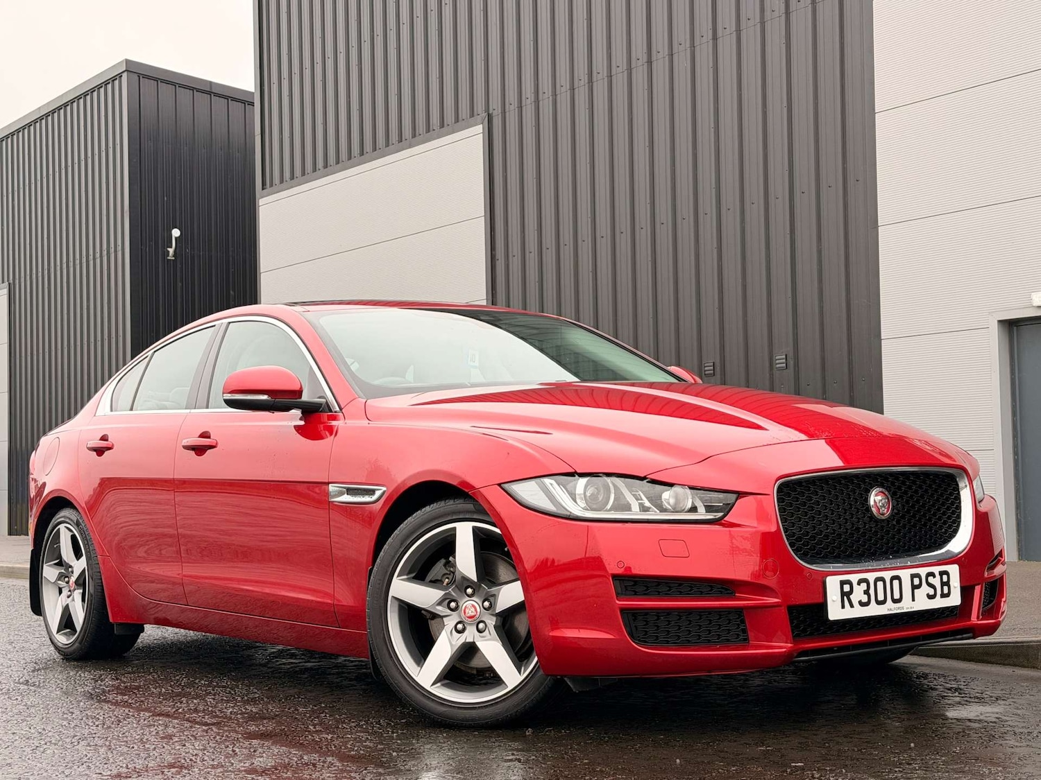 Used Jaguar XE 2016 for sale - 77688322: Photo 1