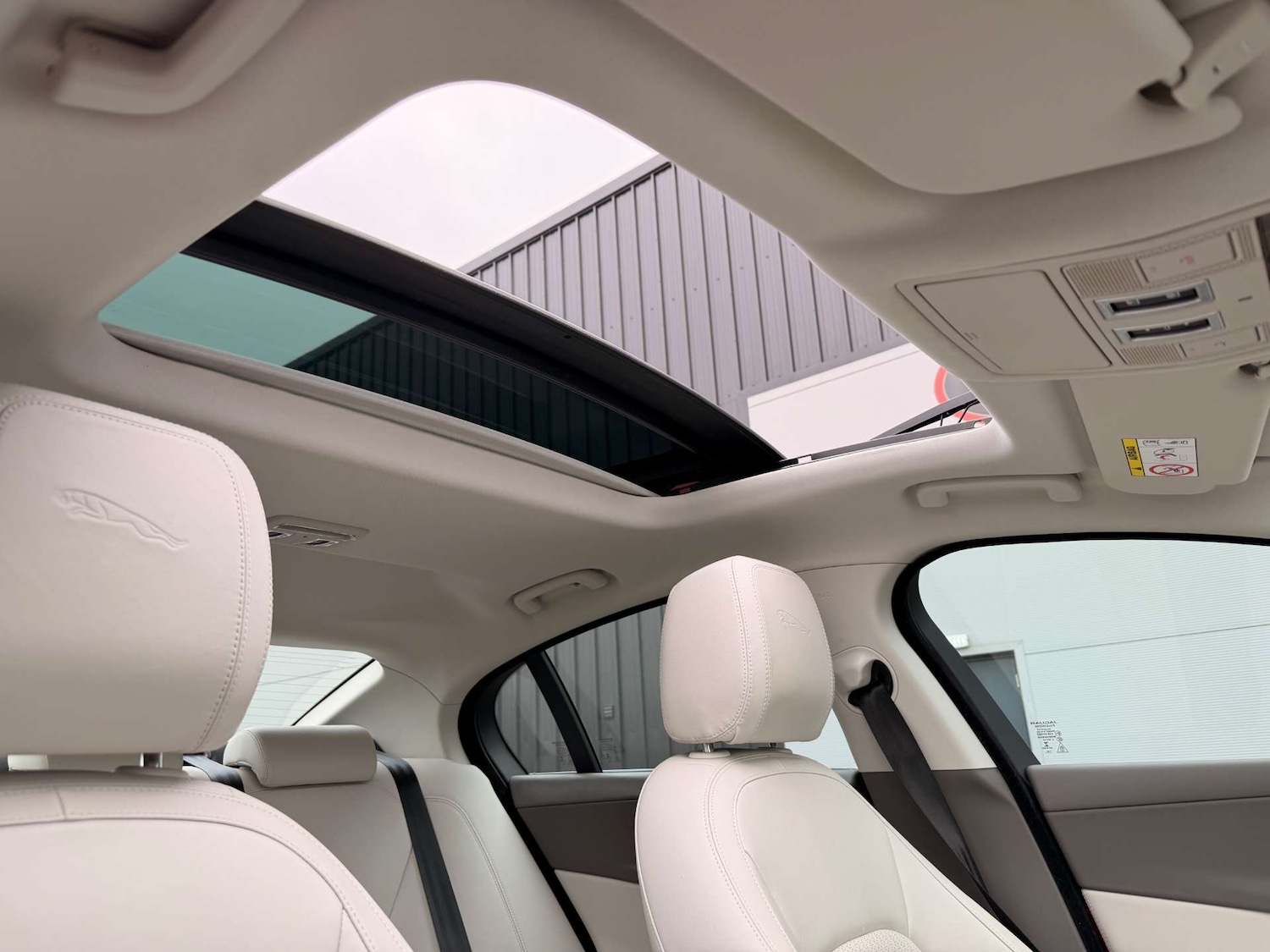 Used Jaguar XE 2016 for sale - 77688322: Photo 12