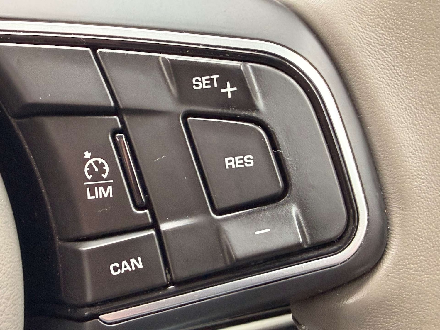 Used Jaguar XE 2016 for sale - 77688322: Photo 20