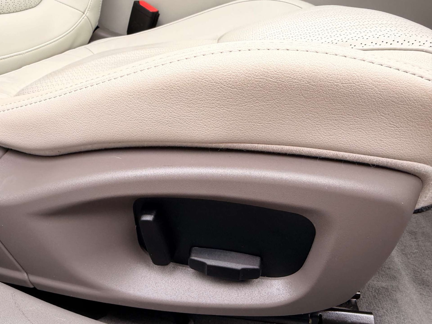 Used Jaguar XE 2016 for sale - 77688322: Photo 23