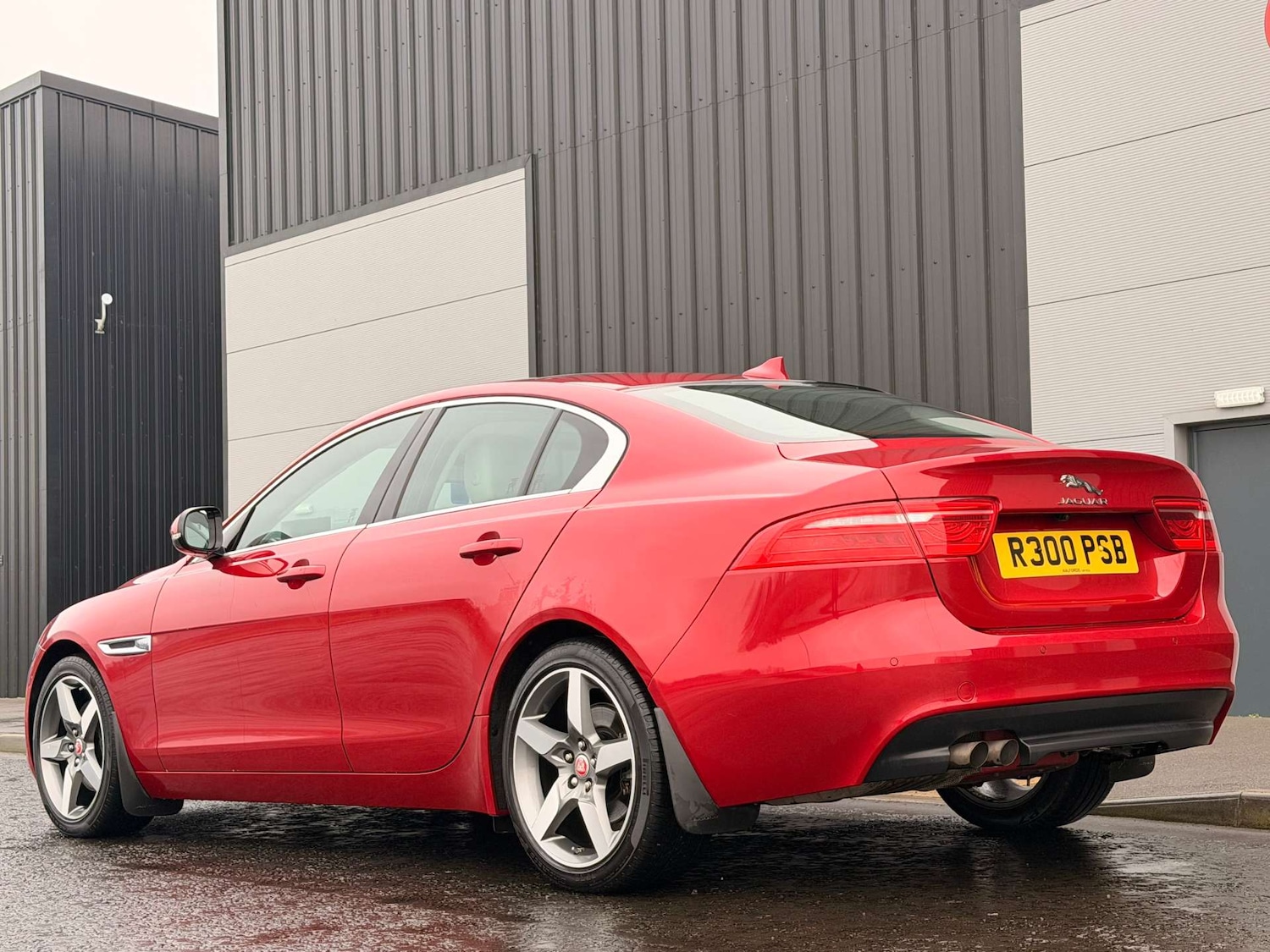 Used Jaguar XE 2016 for sale - 77688322: Photo 4