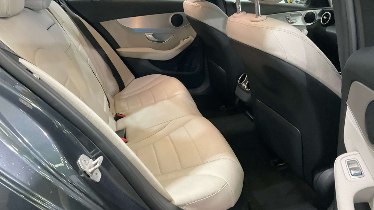 Used Mercedes-Benz C Class 2015 for sale - 77558200: Photo 13