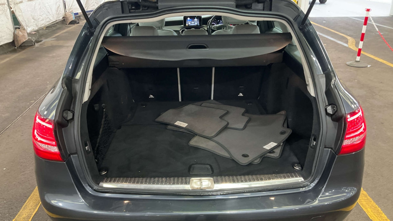 Used Mercedes-Benz C Class 2015 for sale - 77558200: Photo 17