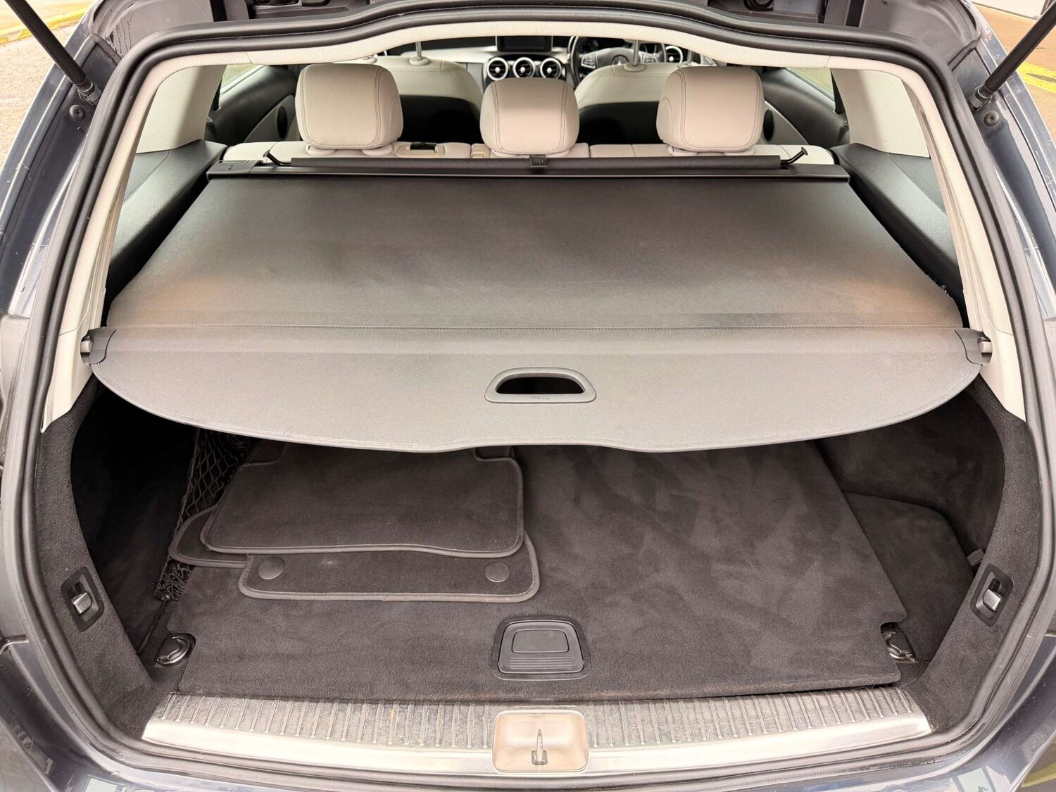 Used Mercedes-Benz C Class 2015 for sale - 77558200: Photo 27