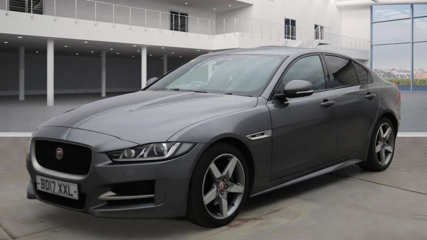 Used Jaguar XE 2017 for sale - 76159807: Photo 2