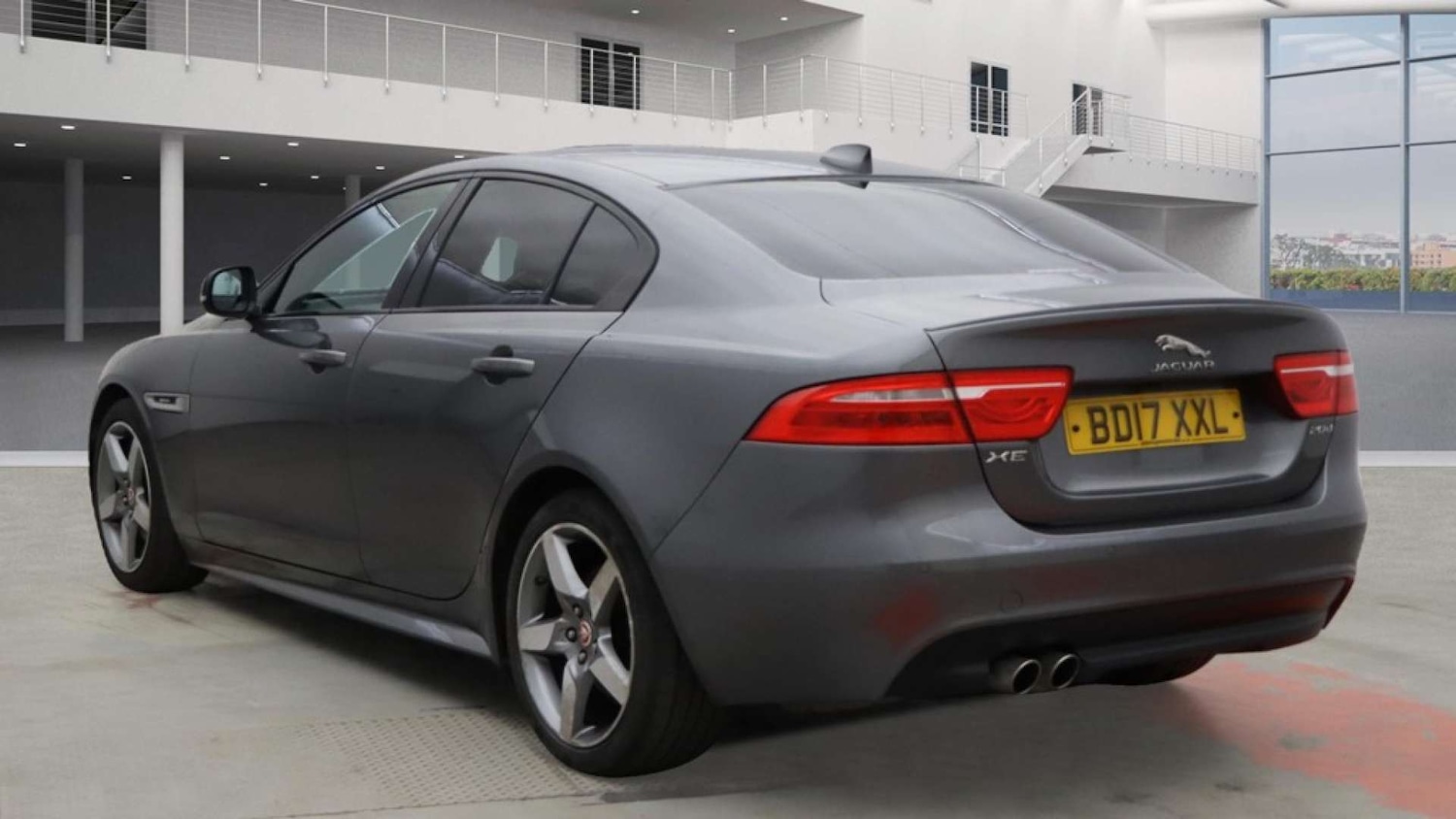 Used Jaguar XE 2017 for sale - 76159807: Photo 3