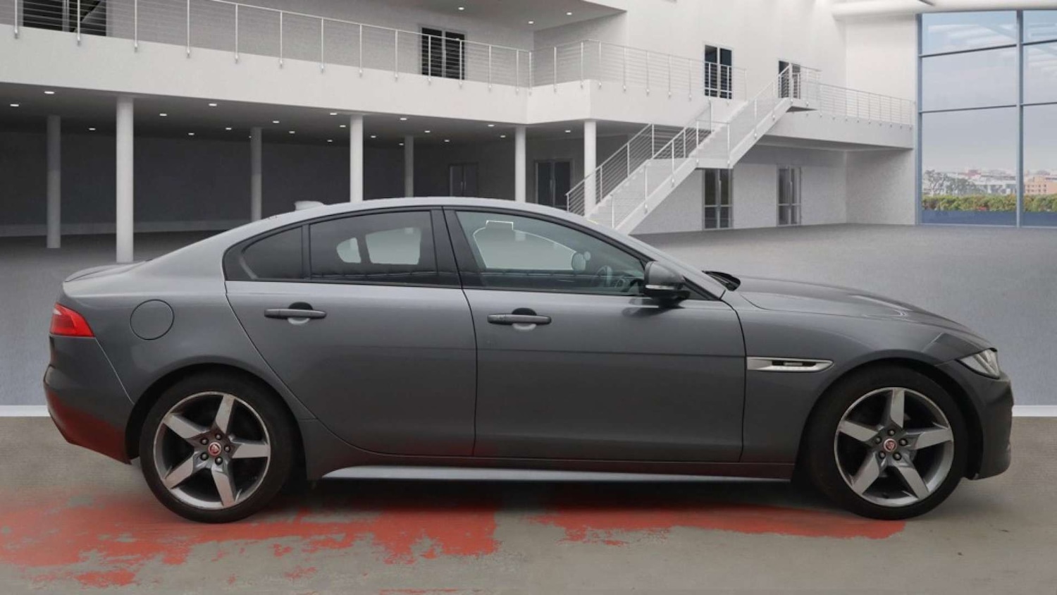 Used Jaguar XE 2017 for sale - 76159807: Photo 5
