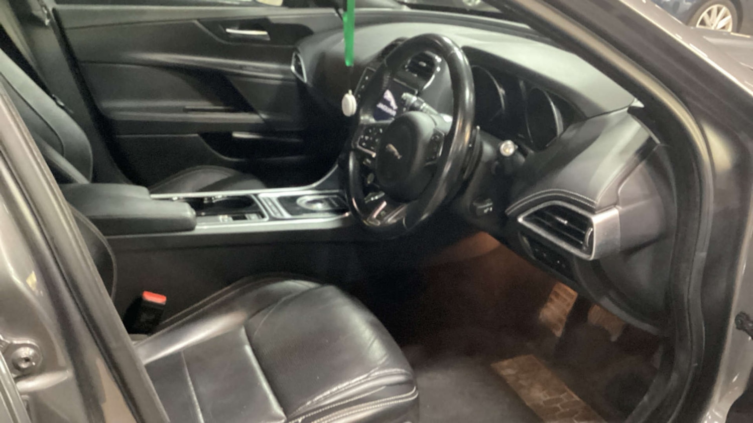 Used Jaguar XE 2017 for sale - 76159807: Photo 8