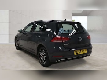 Used Volkswagen Golf 2019 for sale - 79589133: Photo