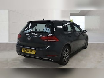 Used Volkswagen Golf 2019 for sale - 79589133: Photo