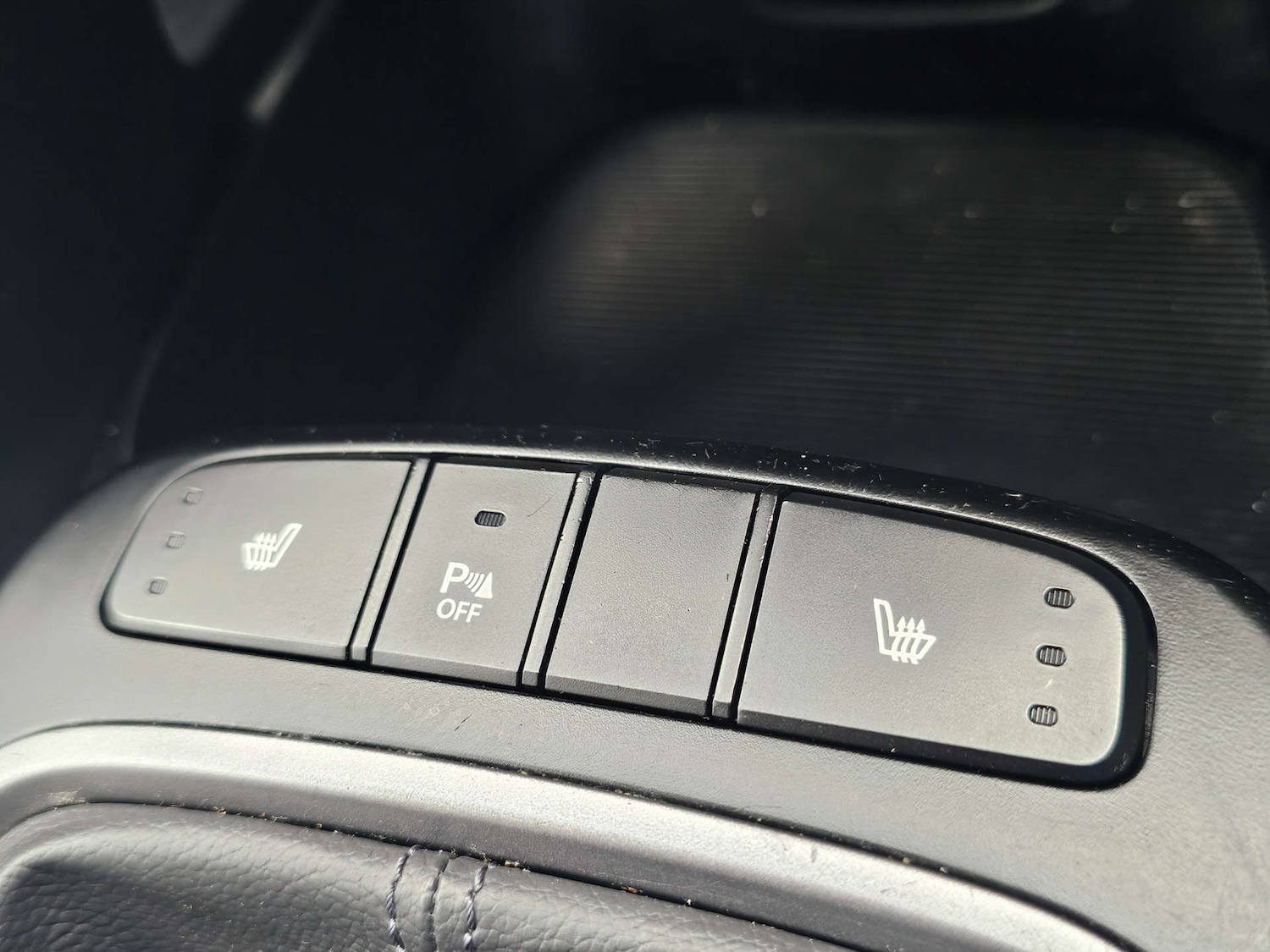 Used Hyundai Santa Fe 2014 for sale - 75933685: Photo 15