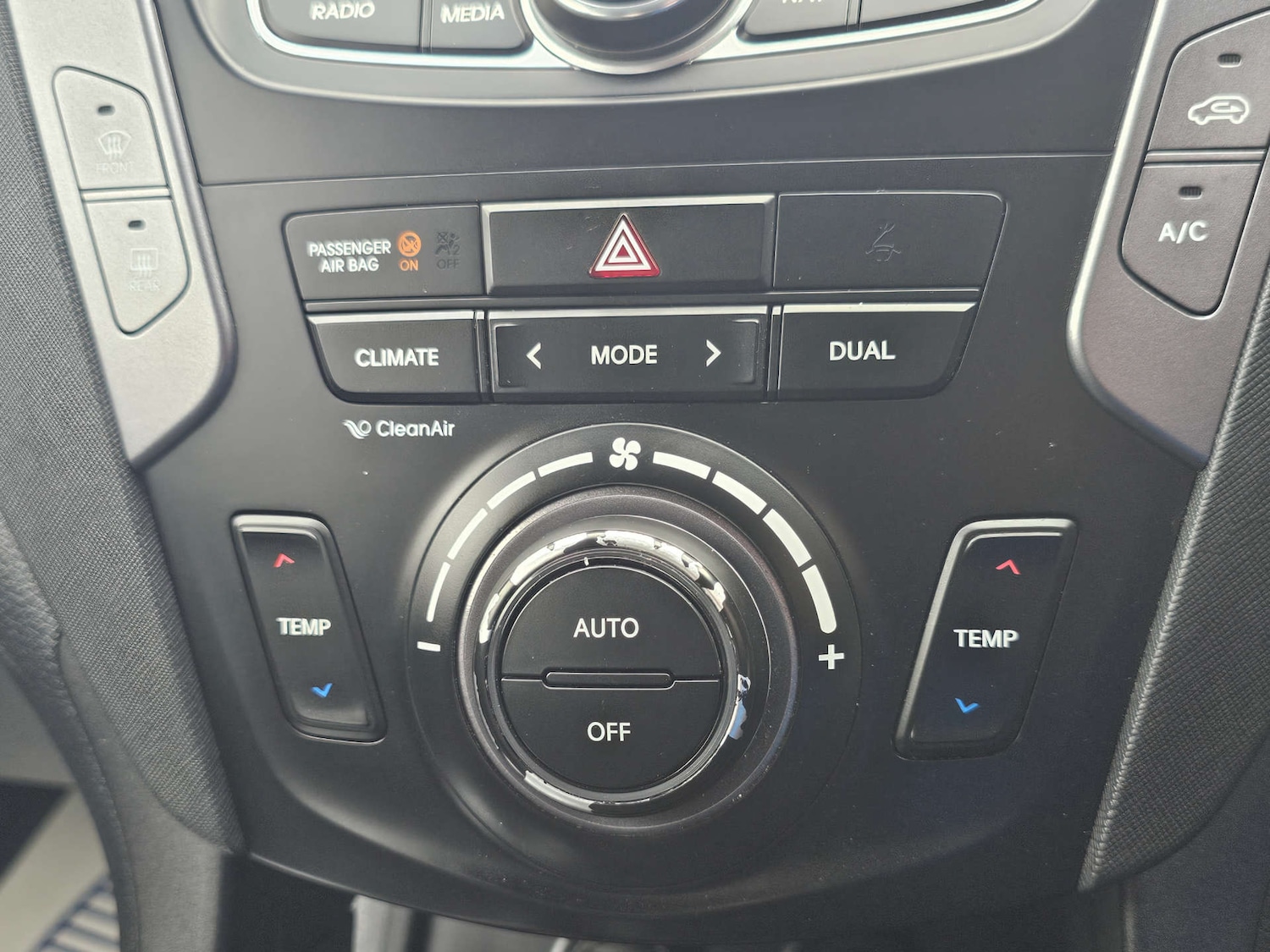 Used Hyundai Santa Fe 2014 for sale - 75933685: Photo 26