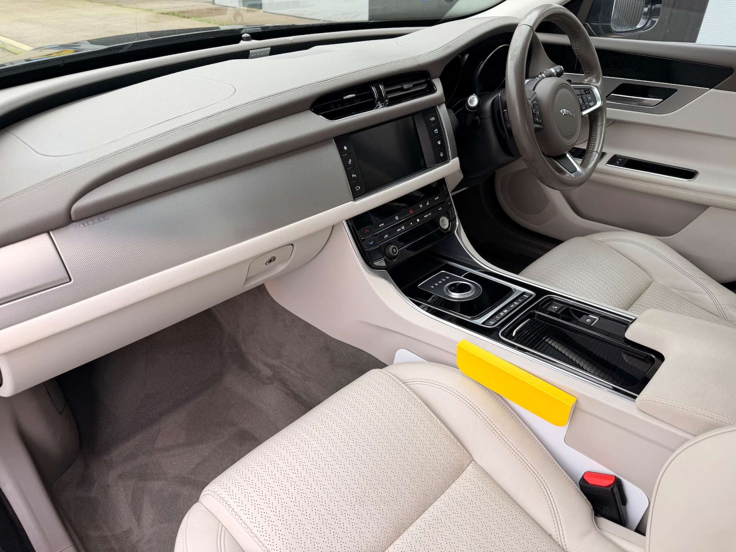 Used Jaguar XF 2017 for sale - 77632207: Photo 10