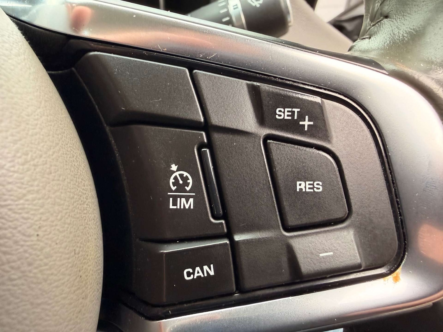 Used Jaguar XF 2017 for sale - 77632207: Photo 22