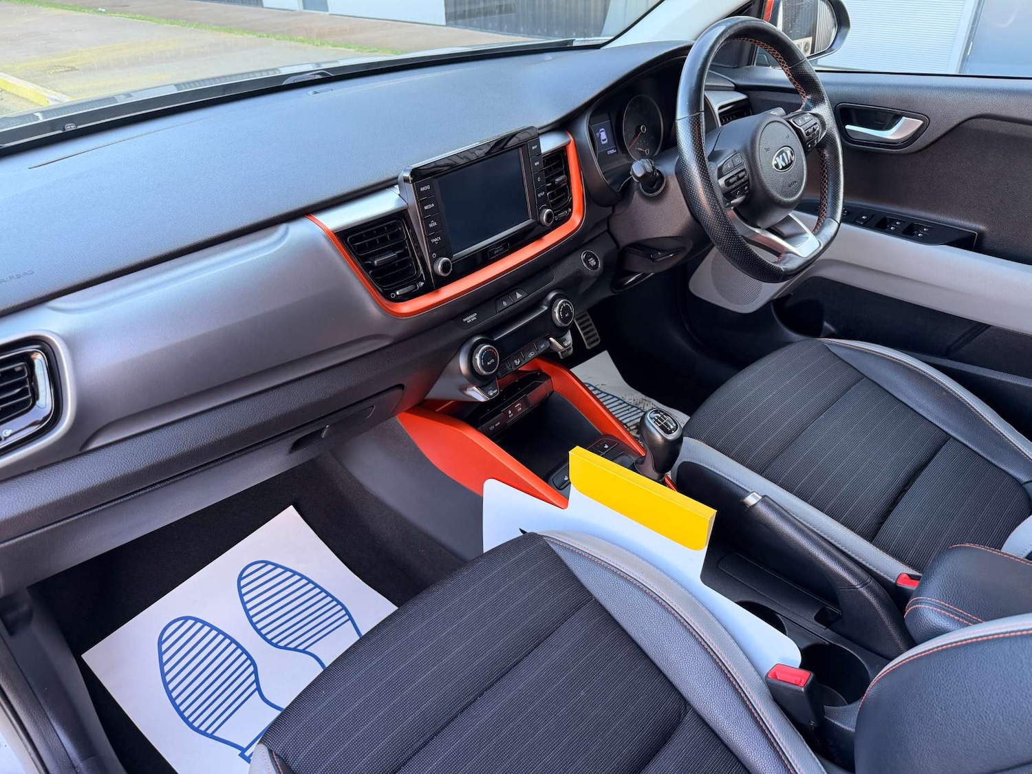 Used Kia Stonic 2017 for sale - 77975429: Photo 10