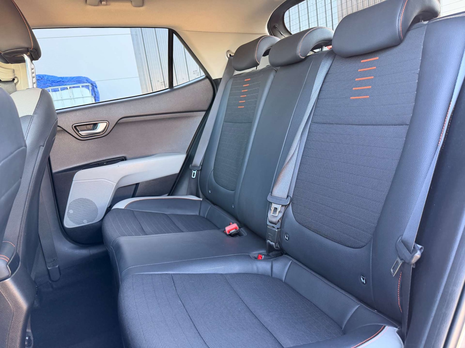 Used Kia Stonic 2017 for sale - 77975429: Photo 11