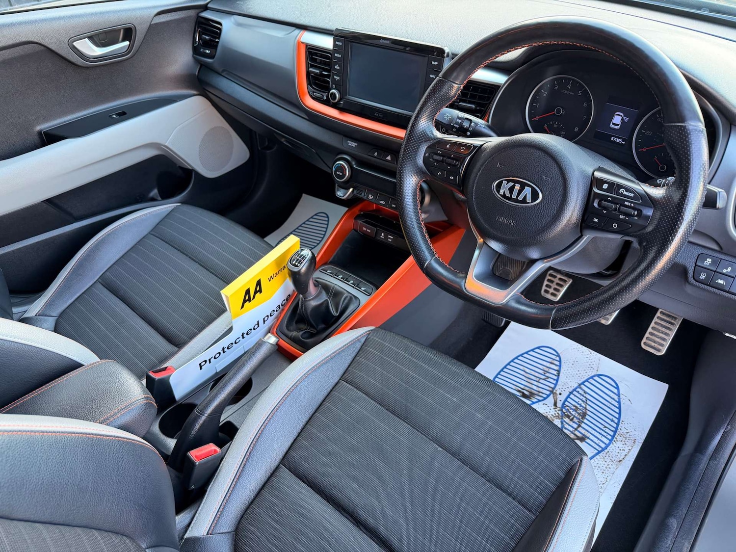 Used Kia Stonic 2017 for sale - 77975429: Photo 3