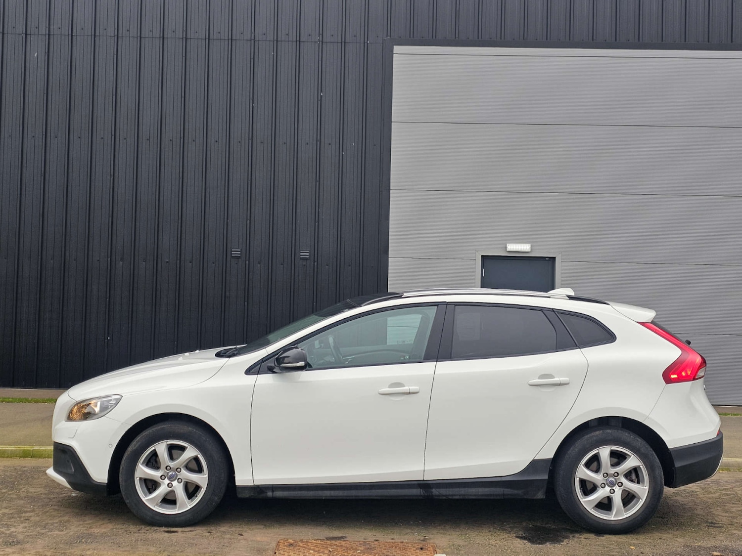 Used Volvo V40 2013 for sale - 77662726: Photo 9