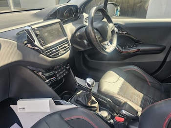 Used Peugeot 2008 2017 for sale - 75394156: Photo