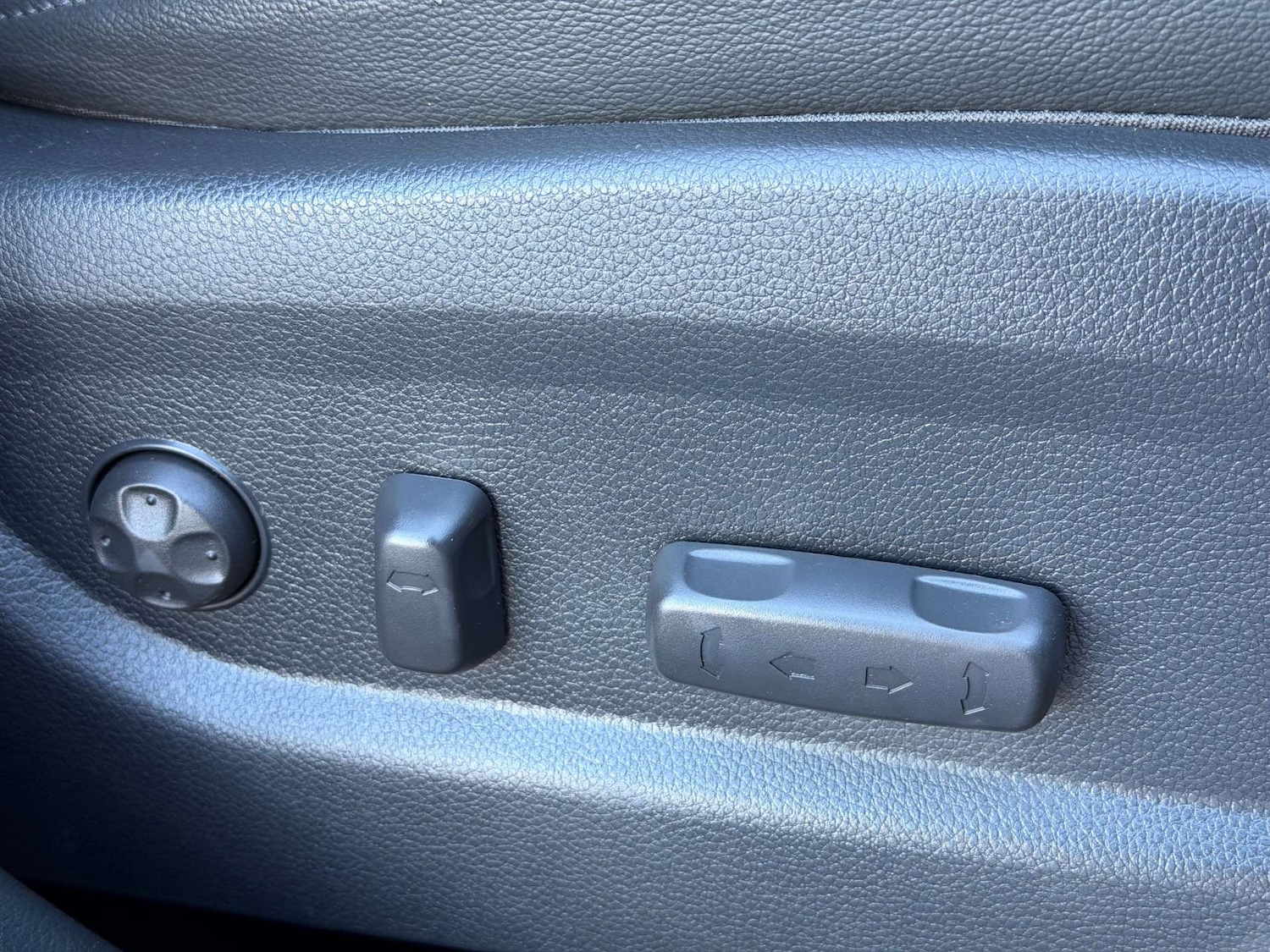 Used Hyundai Santa Fe 2015 for sale - 76735833: Photo 16