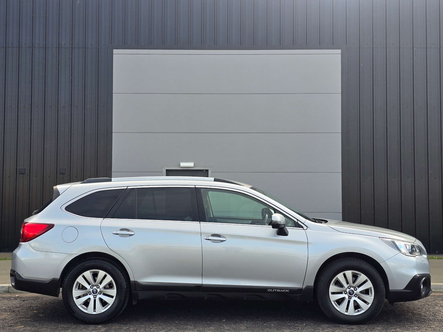 Used Subaru Outback 2015 for sale - 76231906: Photo 4