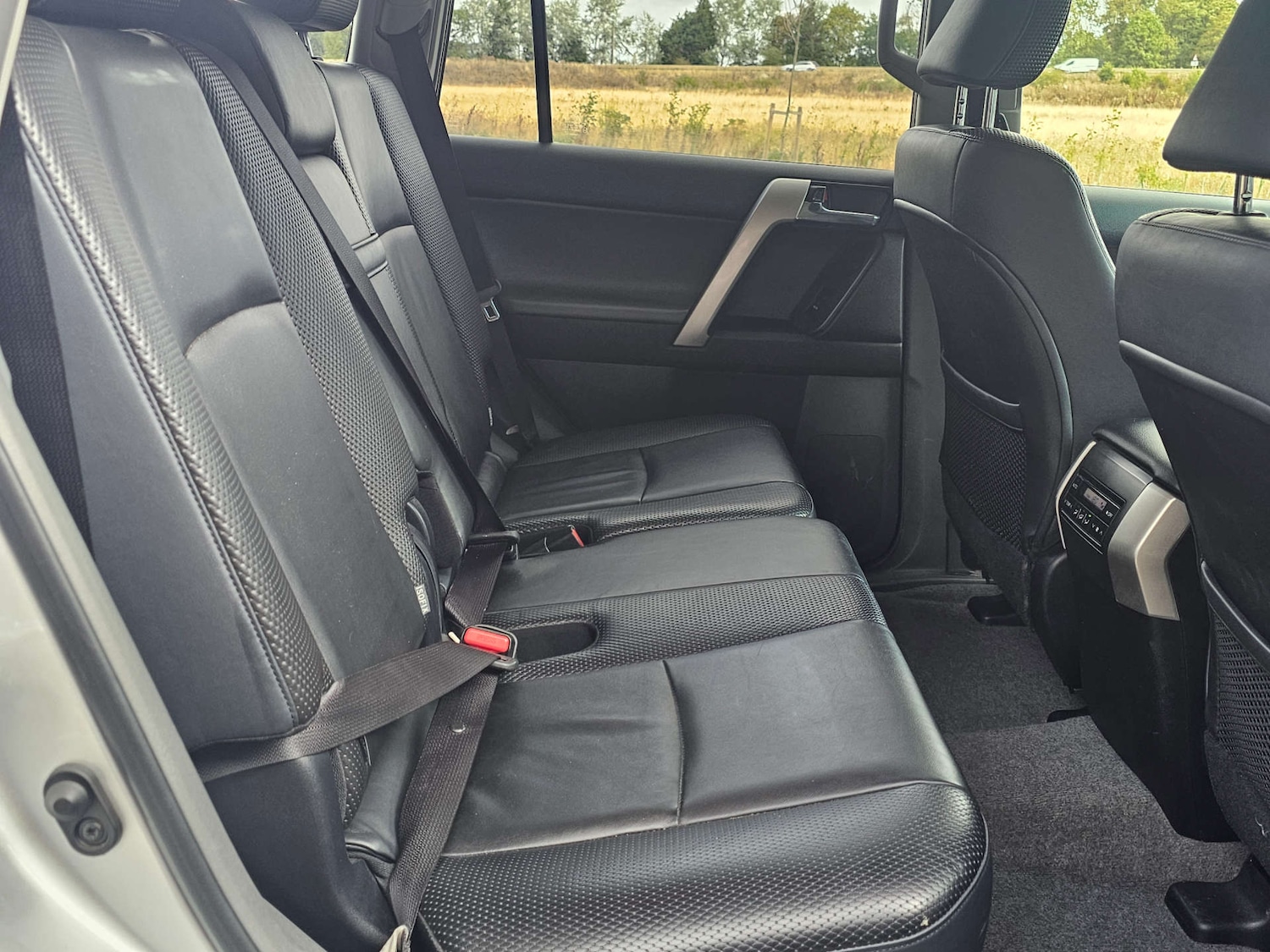 Used Toyota Land Cruiser 2010 for sale - 76724009: Photo 12