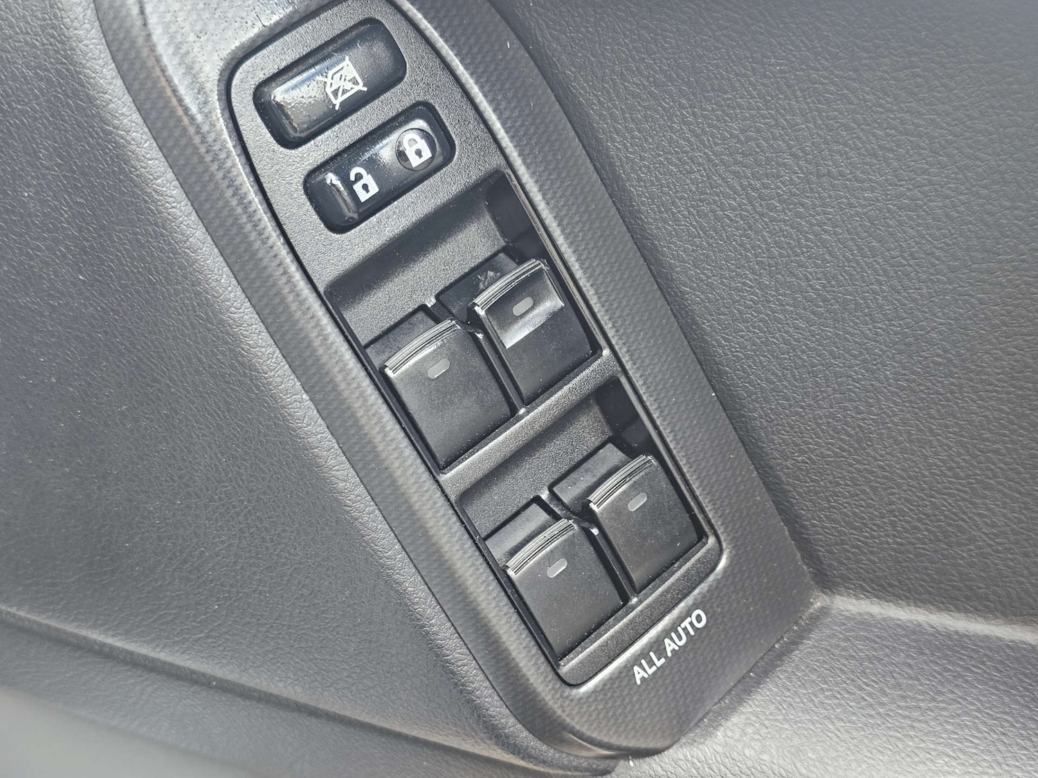 Used Toyota Land Cruiser 2010 for sale - 76724009: Photo 18