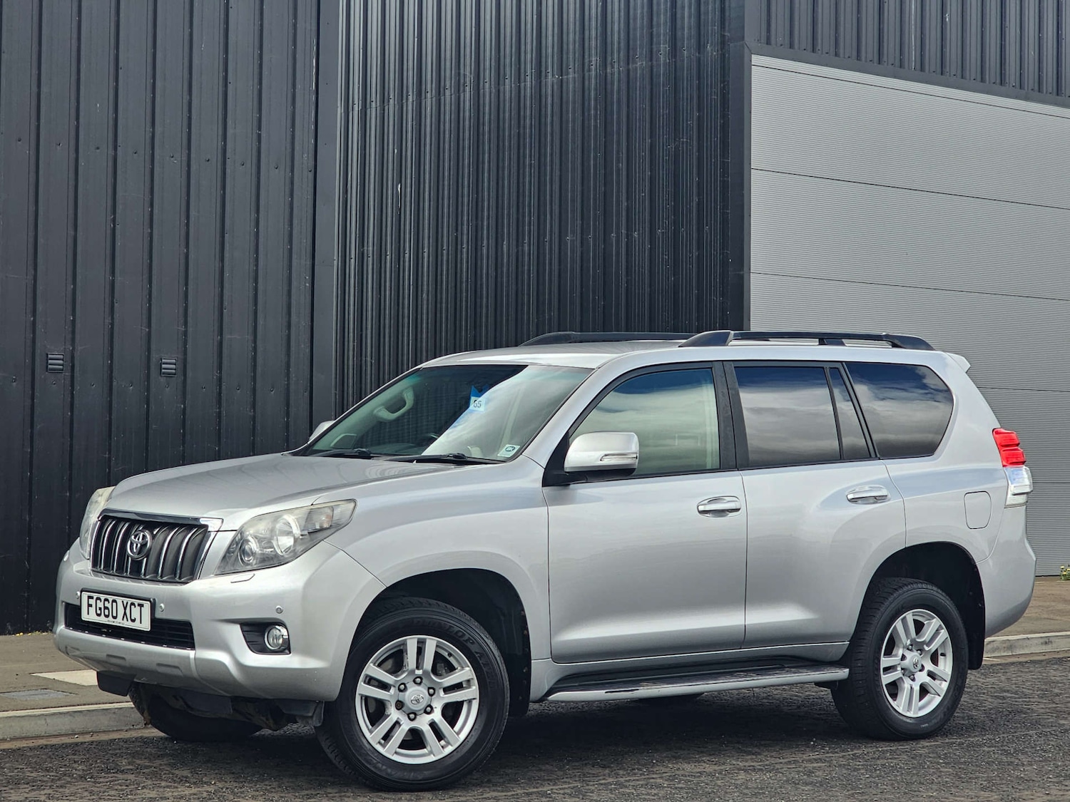 Used Toyota Land Cruiser 2010 for sale - 76724009: Photo 3