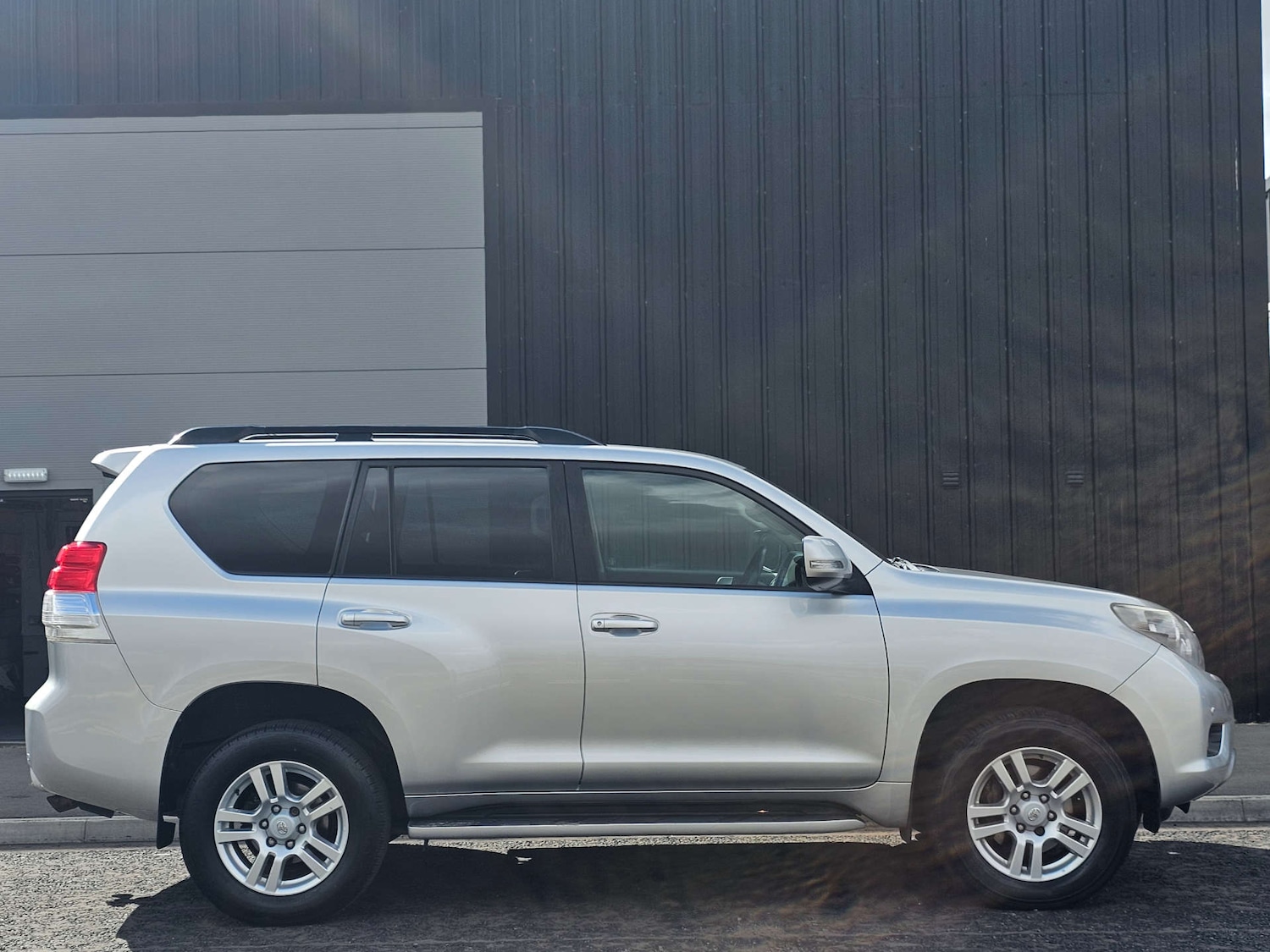 Used Toyota Land Cruiser 2010 for sale - 76724009: Photo 4