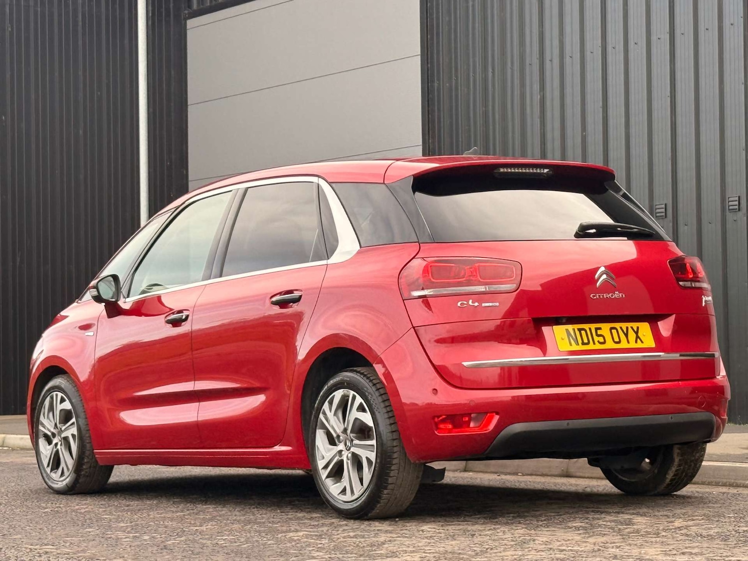 Used Citroen C4 Picasso 2015 for sale - 76274211: Photo 3