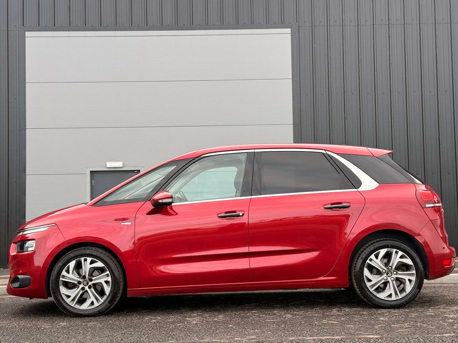 Used Citroen C4 Picasso 2015 for sale - 76274211: Photo 5