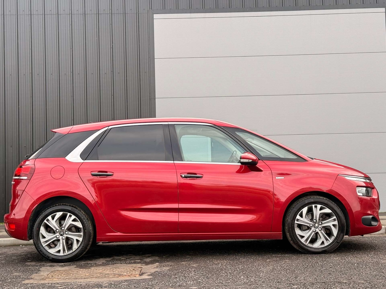 Used Citroen C4 Picasso 2015 for sale - 76274211: Photo 6