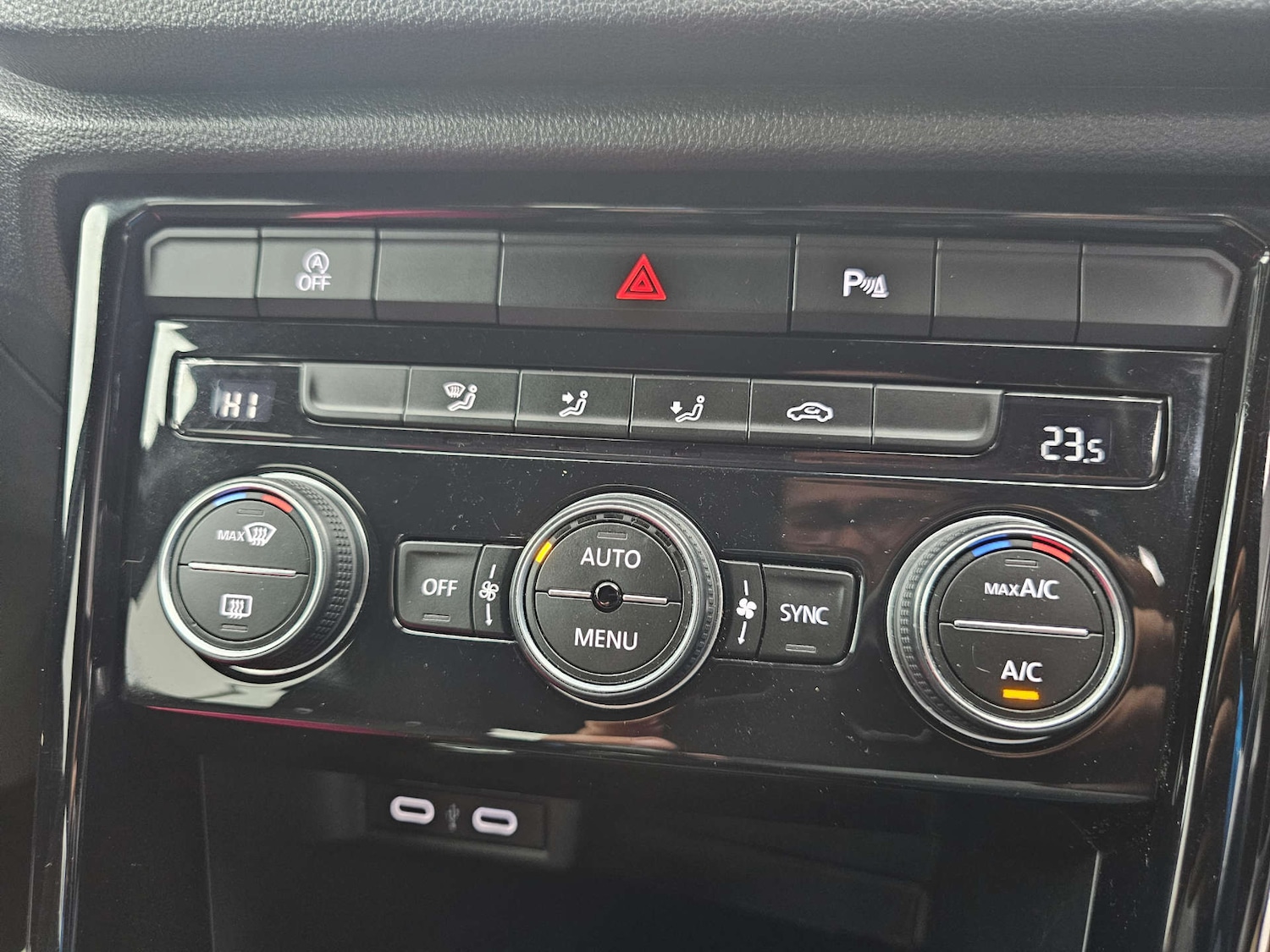 Used Volkswagen T-Roc 2021 for sale - 76356017: Photo 11