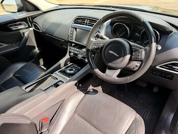 Used Jaguar F-Pace 2017 for sale - 79606837: Photo