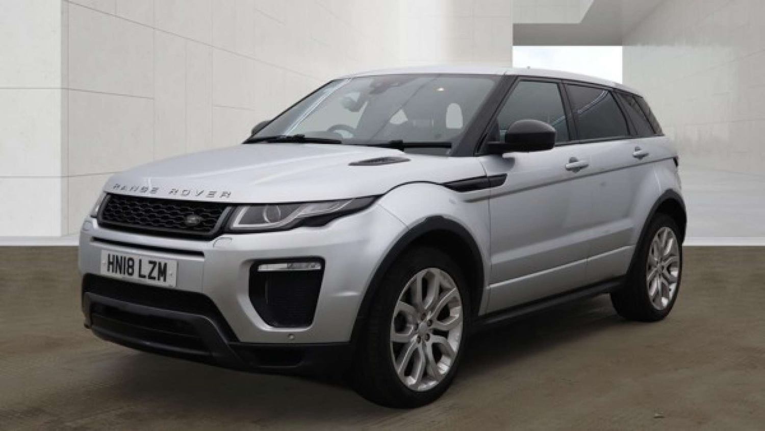 Used Land Rover Range Rover Evoque 2018 for sale - 78125411: Photo 2