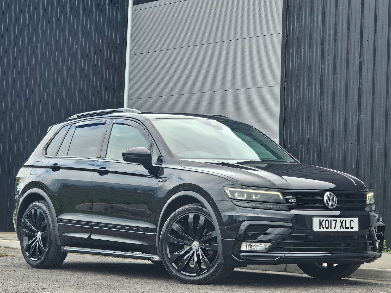 Used Volkswagen Tiguan 2017 for sale - 76322875: Photo 1