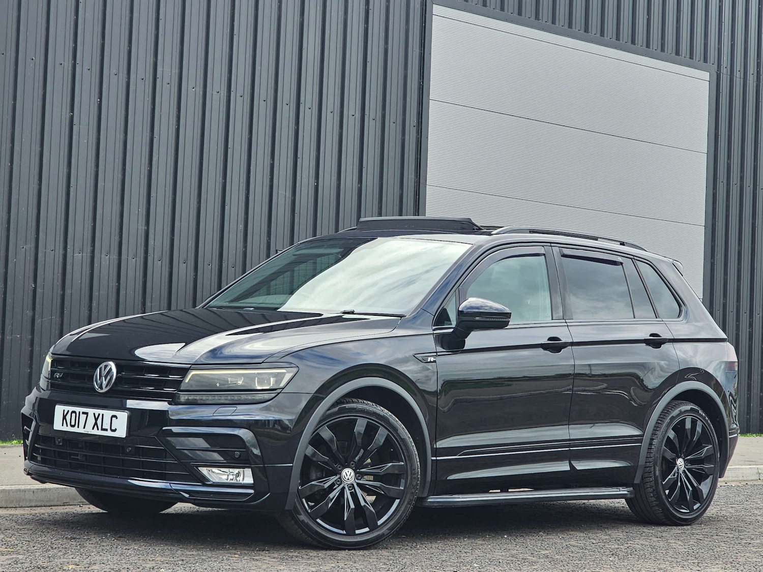 Used Volkswagen Tiguan 2017 for sale - 76322875: Photo 3