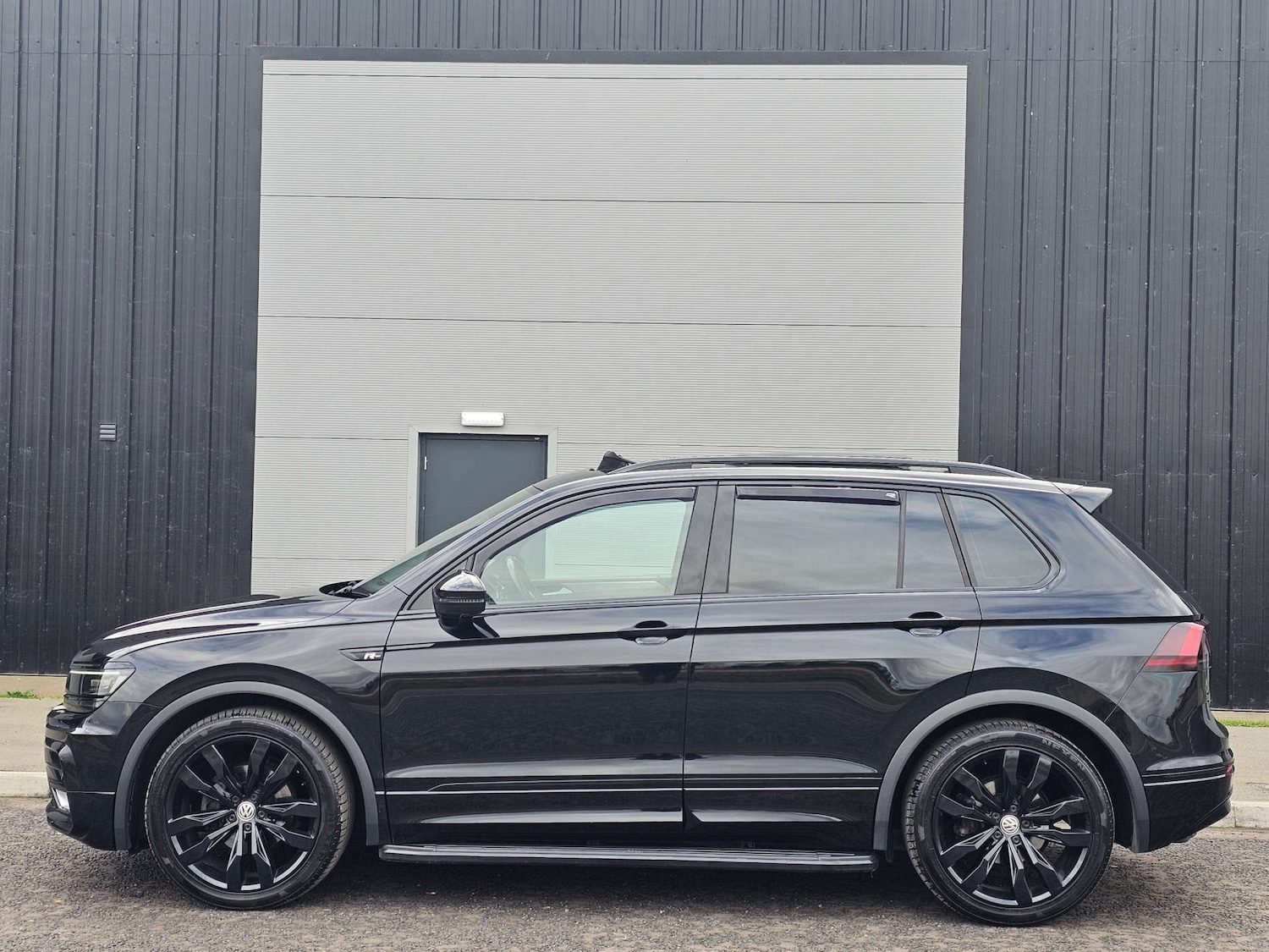 Used Volkswagen Tiguan 2017 for sale - 76322875: Photo 5