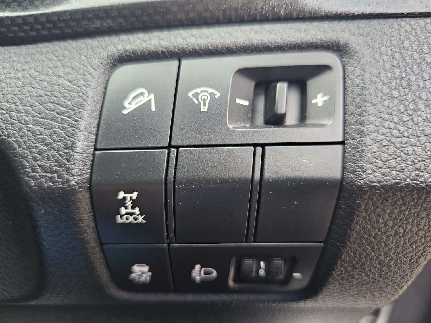 Used Hyundai Santa Fe 2014 for sale - 78179625: Photo 29