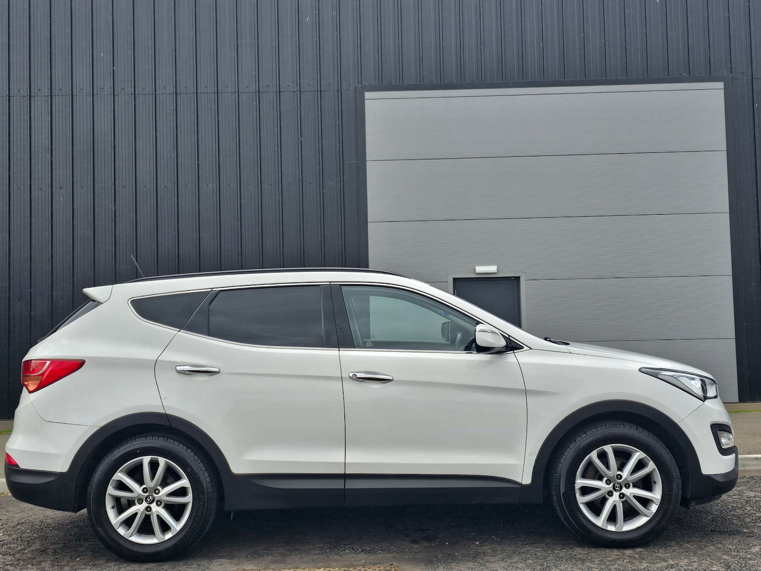Used Hyundai Santa Fe 2014 for sale - 78179625: Photo 4