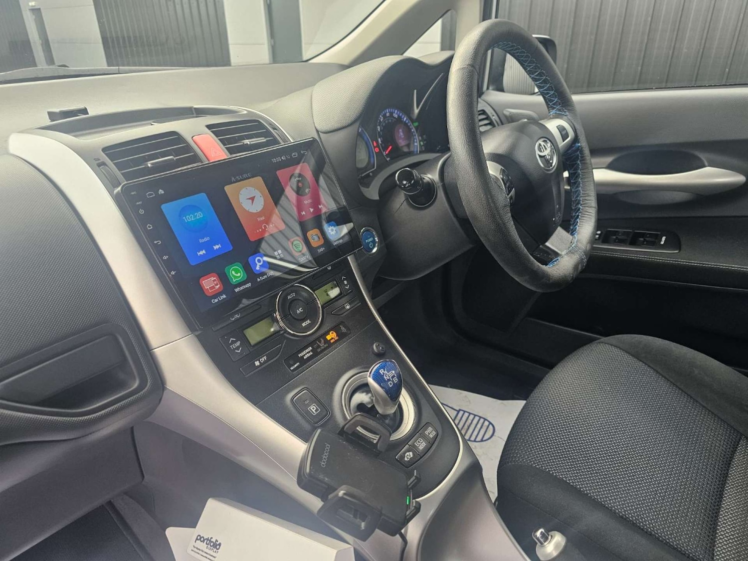 Used Toyota Auris 2011 for sale - 77234091: Photo 2