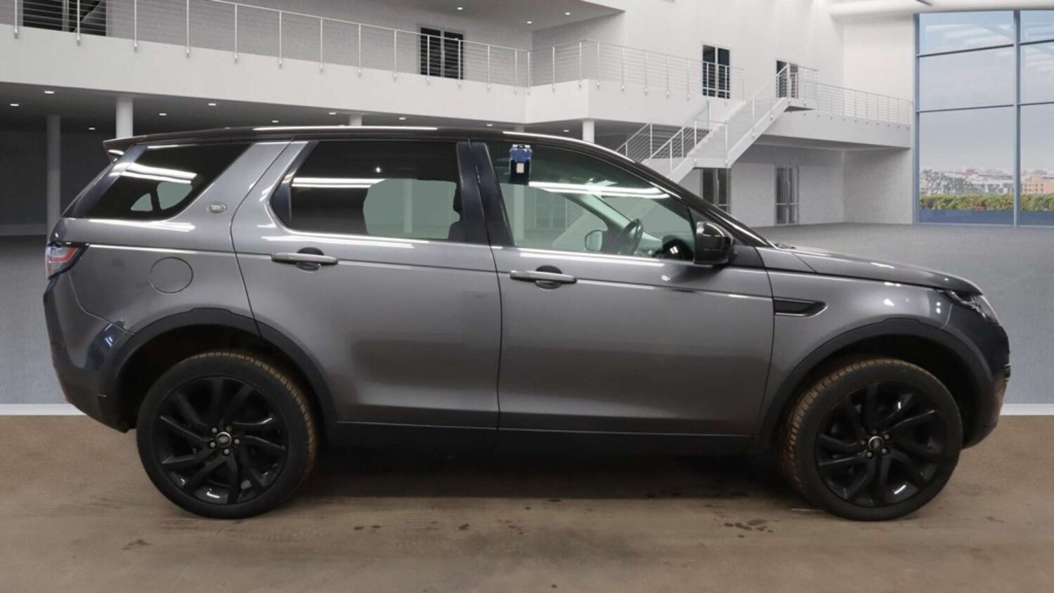 Used Land Rover Discovery Sport 2017 for sale - 77818730: Photo 11