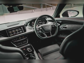 Used Audi RS e-tron GT 2022 for sale - 77650006: Photo