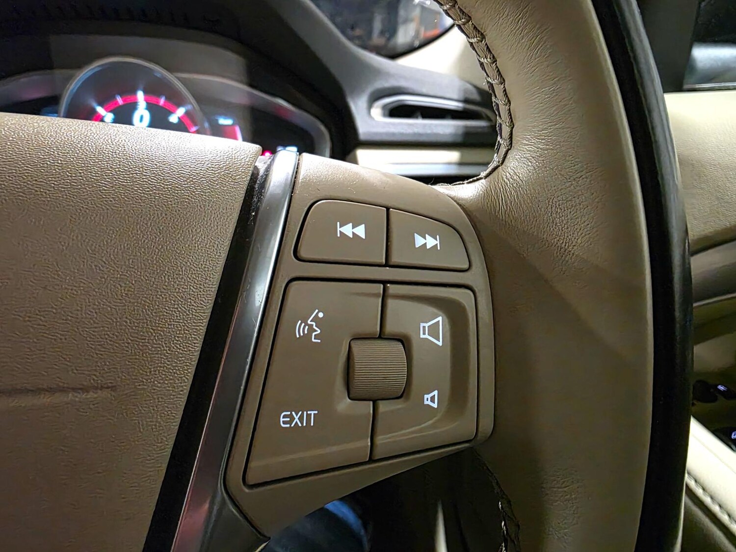 Used Volvo V70 2015 for sale - 77649998: Photo 12