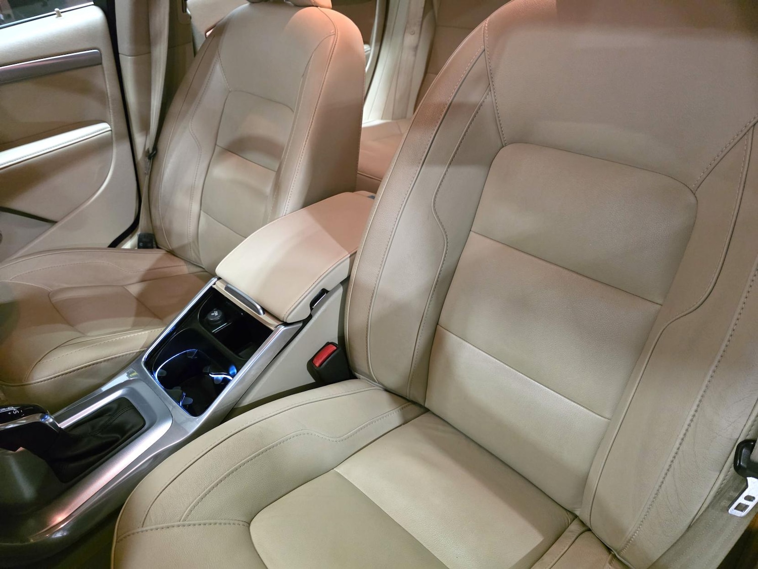 Used Volvo V70 2015 for sale - 77649998: Photo 22