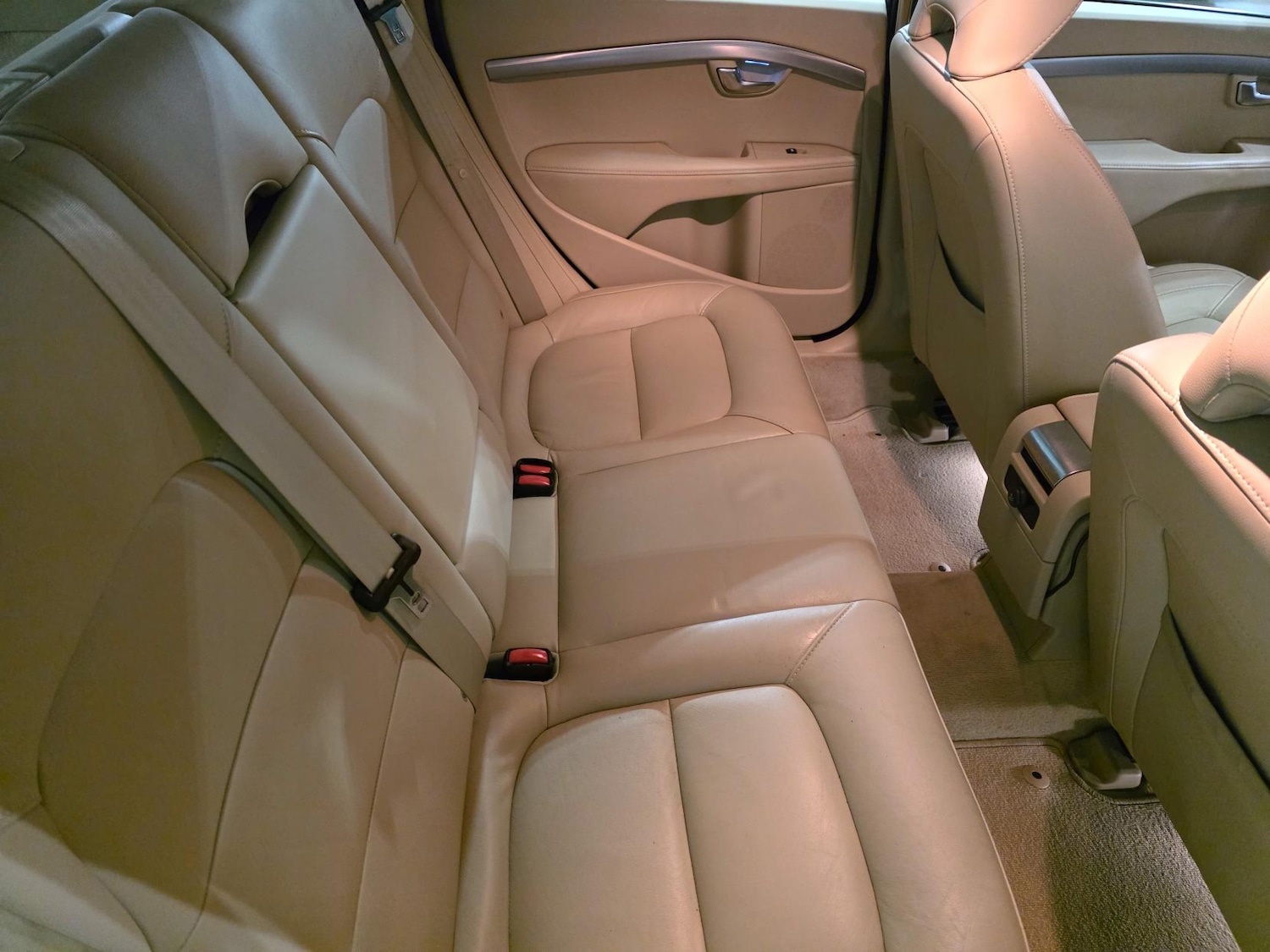 Used Volvo V70 2015 for sale - 77649998: Photo 3