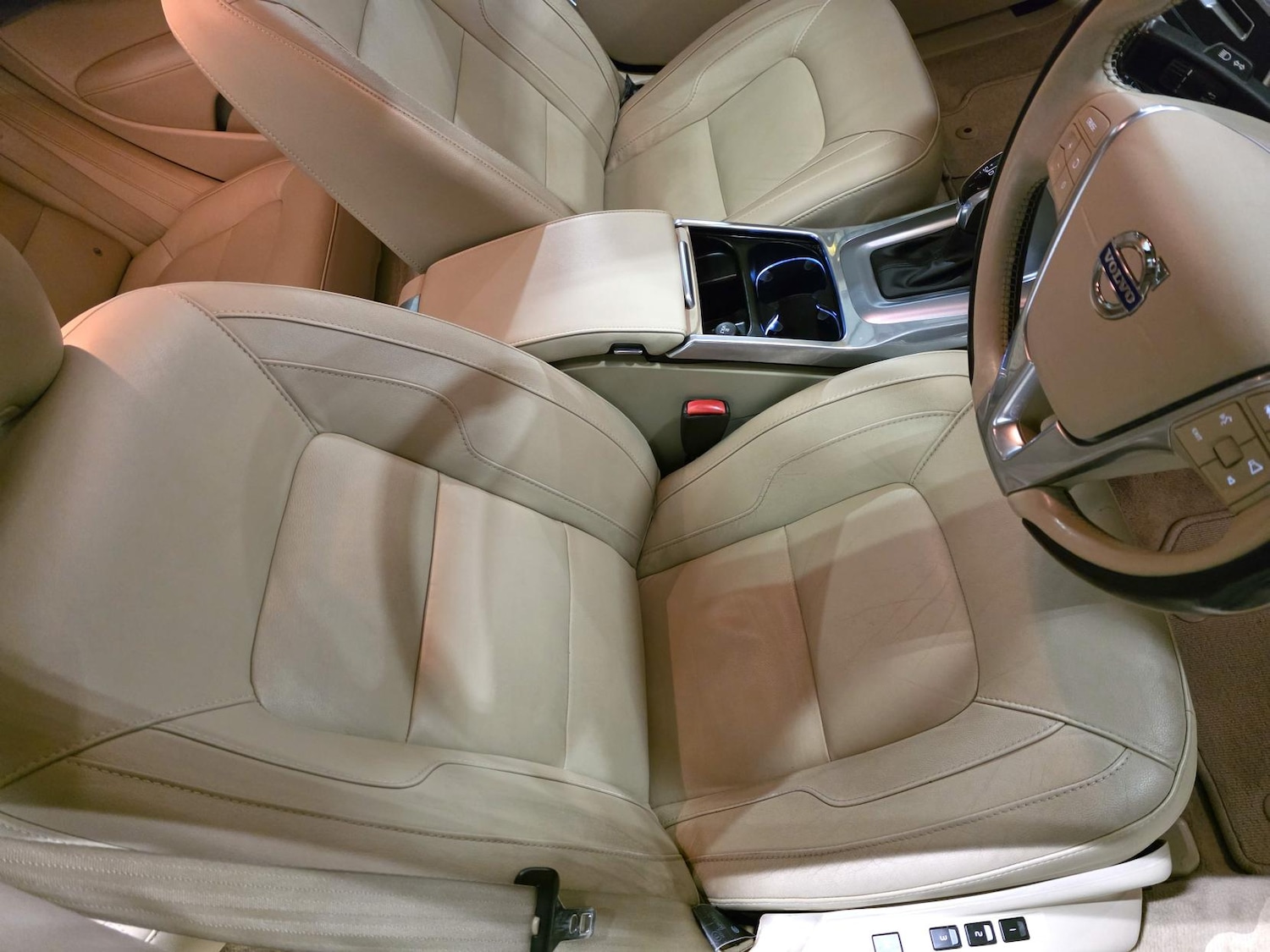 Used Volvo V70 2015 for sale - 77649998: Photo 5