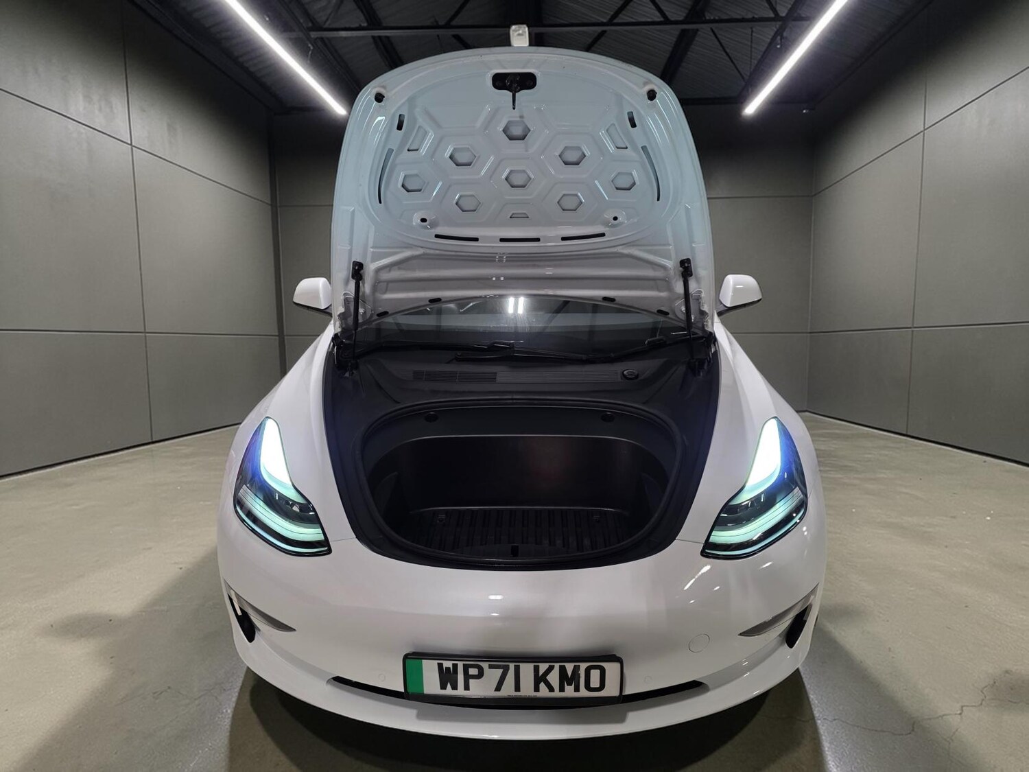 Used Tesla Model 3 2021 for sale - 77650000: Photo 17